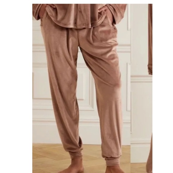 SKIMS Sienna Velour Joggers NWT Carmel
Lounge Velvet Pants Sleep, SIZE 2XL 0773 - Picture 2 of 8